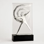 Trophée verre avec sculpture Monotriade & décor