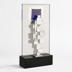Trophée verre avec sculpture Holding & décor