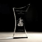 Trophée en verre gravé 3D - César