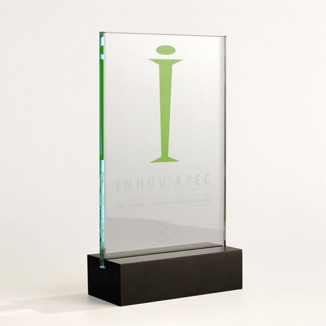 Trophée verre personnalisé fabrication