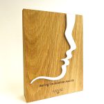 trophee en bois sur mesure Kering